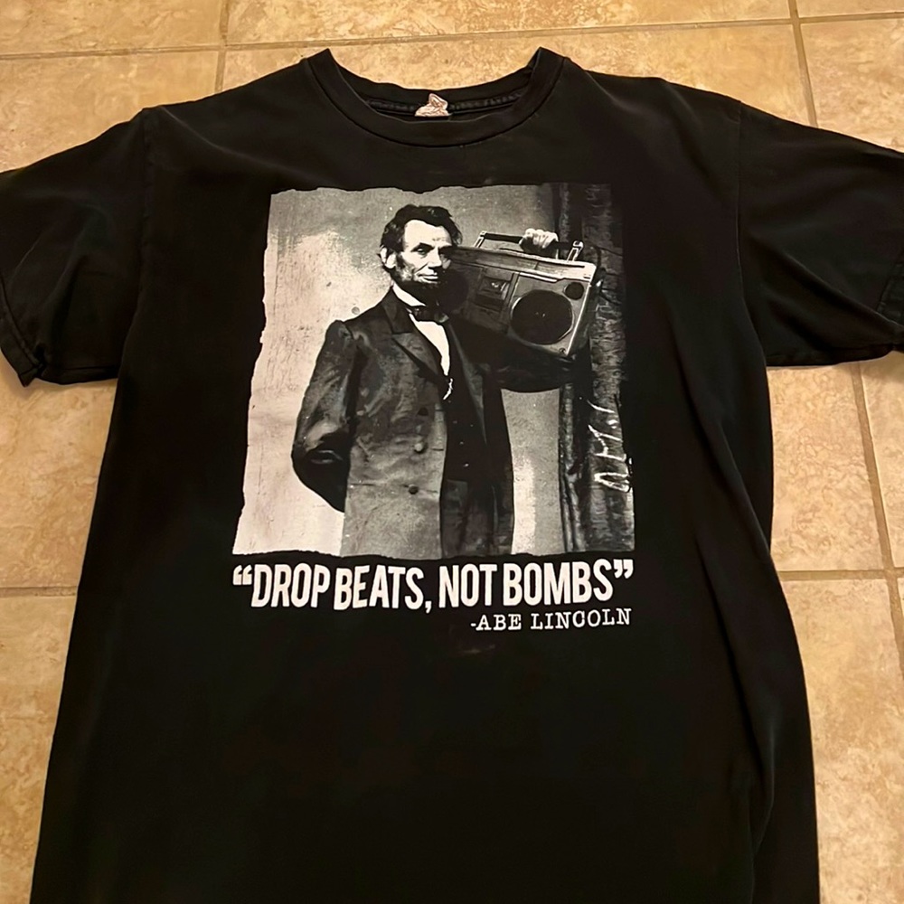 Abe Lincoln t-shirt! Comfy and soft